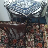 میز غذا خوری سالم و تمام چوب و کار دست