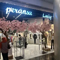 فروشنده خانم