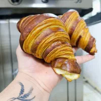 انواع شیرینی وکروسان