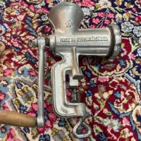 چرخ گوشتی قدیمی