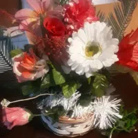 فروش یکجای ۶ استند و گلدان پر از گل زیبای مصنوعی|گل مصنوعی|تهران, قیام|دیوار