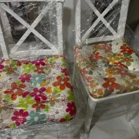 صندلی بسیار تمیز وشیک  آشپزخانه
