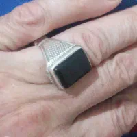 انگشتر عقیق سیاه یمنی اصل رکاب نقره