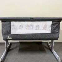 تخت کنار مادر