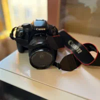دوربین حرفه ای کانن( DSLR canon) 1100 D