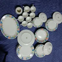 سرویس ۴۲ پارچه چینی ۸ نفره
