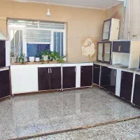 درب و پنجره و کابینت و سینک و هود