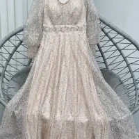 پیراهن مجلسی سایز ۴۰تا ۴۶رو ساپرت میکنه