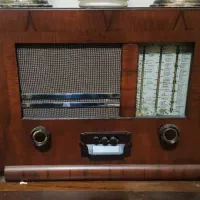 رادیو لامپی فرگسون سالم به شرط تست همه چی فابریک