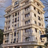 500-متری-با-بنا-و-مجموعه-آبی-تاپ-لوکیشن