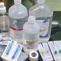 وصل سرم و تزریقات در منزل