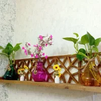 شلف . قفسه چوبی . طبقه نظم دهنده