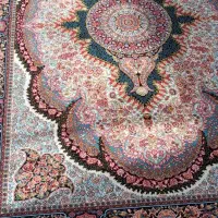 یک عدد فرش۳ متری در حد نو بفروش می‌رسد