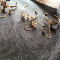 گوشواره دست بند