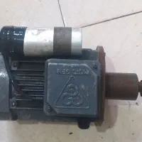 یک دینام پمپ یک دینام ماشین مناسب