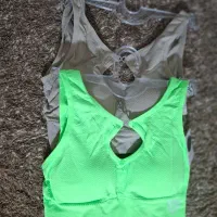 لباس زیر آیسان|لباس|نیشابور, بنیاد شهید|دیوار