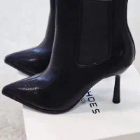 کفش|کیف، کفش، کمربند|دوگنبدان, |دیوار