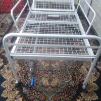تخت بیمارستانی