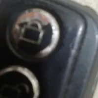 دسته کلید وسه عدد ریموت پیدا کردم