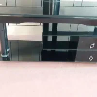 میز تلویزیون شیشه ای