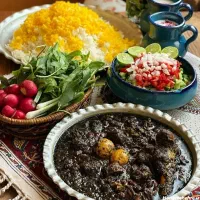 آشپز نیروی خدماتی