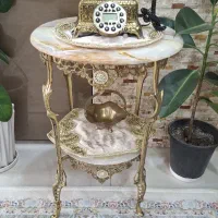 میز و تلفن برنج