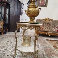 سماور برنجی همراه میز برنجی و پارچ و سینی