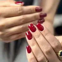 کاشت ناخن(ویژه ی بانوان زیبا)