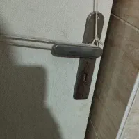 در سرویس دستشویی