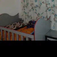 فروش تخت کودک  مناسب تا ۵سالگی همراه با تشک