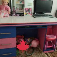 میز تحریر و کامپیوتر