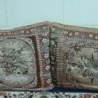 تعدادی متکای پشتی اصل