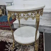 میز برنجی و آینه برنزی