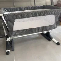 تخت کنار مادر