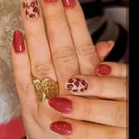 کاشت ناخن و کاشت مژه با کمترین قیمت و بهترین خدمات