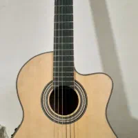 گیتار کلاسیک پیکاپ دار