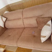فروش یک دست مبل و یک جفت قالی
