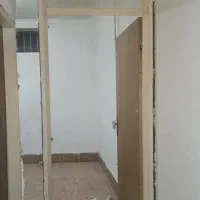 درب چوبی با چهارچوب