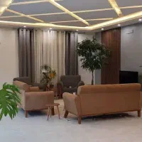 دستیار خانم و مدیر فروش