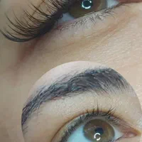 خدمات کاشت مژه خدمات ناخن