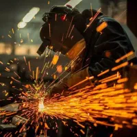 نیروی فنی واحد خدمات پس از فروش - برق کار صنعتی