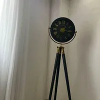 ساعت ایستاده