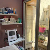 اجاره اتاق تخت و صندلی به صورت روزانه و ماهانه|خدمات زیبایی و سلامت|تهران, مرزداران|دیوار