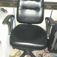 صندلی چرخدار دار اداری مشکی
