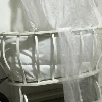 تخت کنار مادر گهواره ای