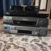 تعدادی لوازم صوتی و تصویری ویک عدد تلویزیون