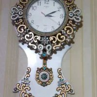 ساعت دیواری سفید طلایی سالم سالم