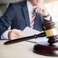 وکیل پایه یک دادگستری