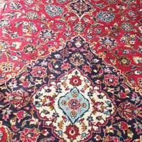 فرش دستباف لاکی رنگ