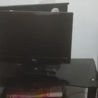 یک دستگاه تلویزیون LCD